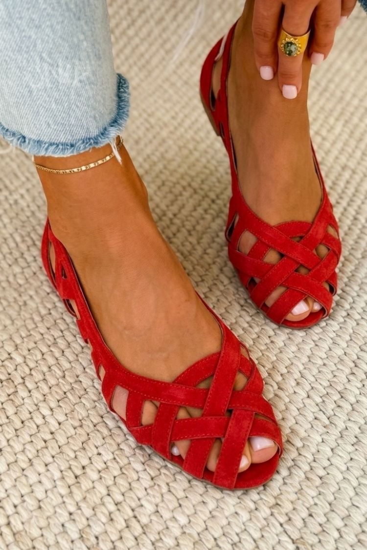Red / UK 9