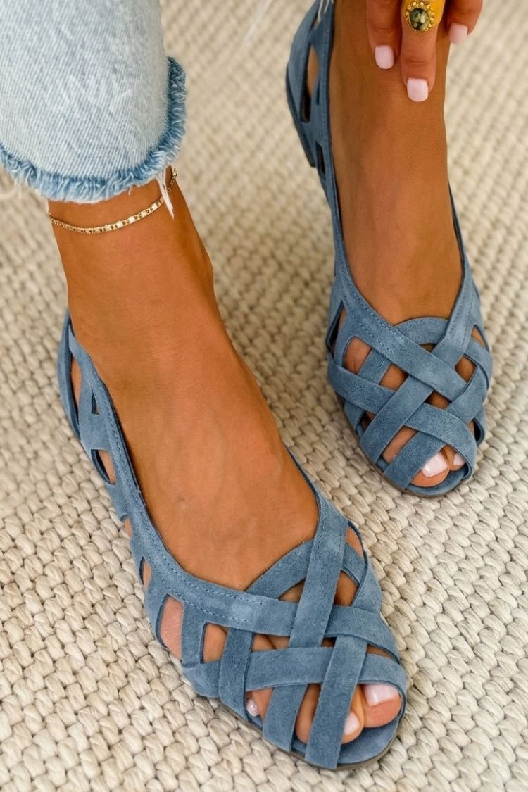 Light Blue / UK 9
